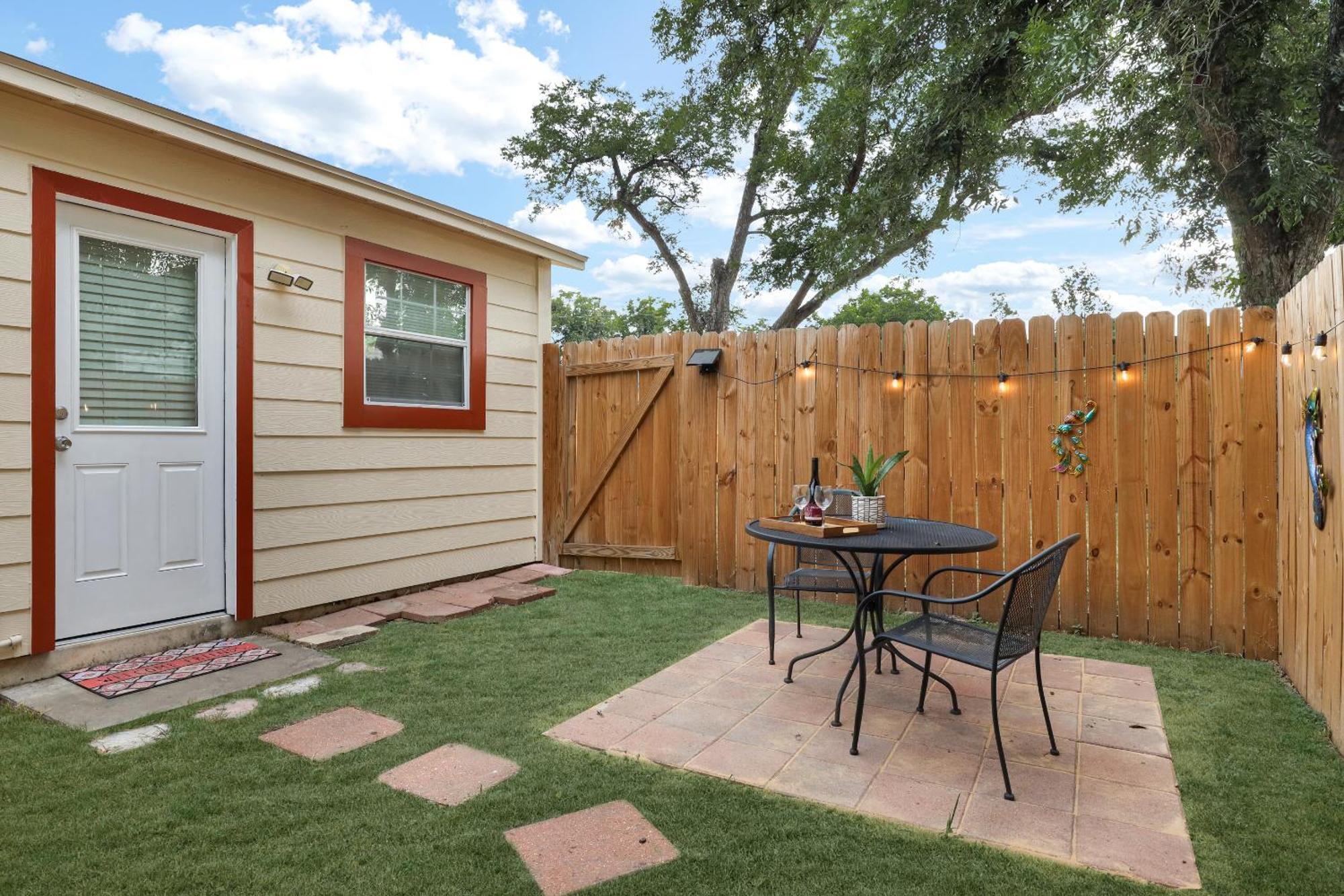 Satx - A Birdy Vacation Rental San Antonio Exterior photo